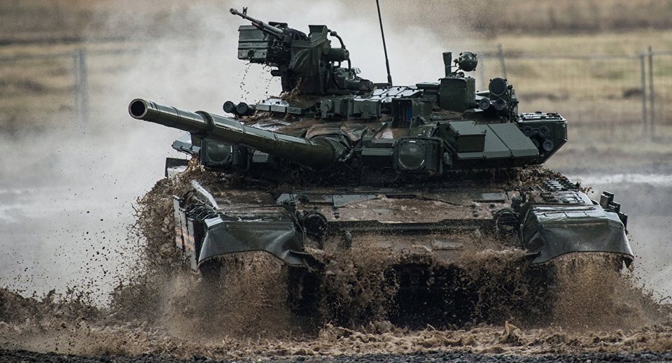 Xe tăng T-90 của Nga phô diễn khả năng tác chiến - 1 Xe tăng T-90 (Ảnh: Sputnik)