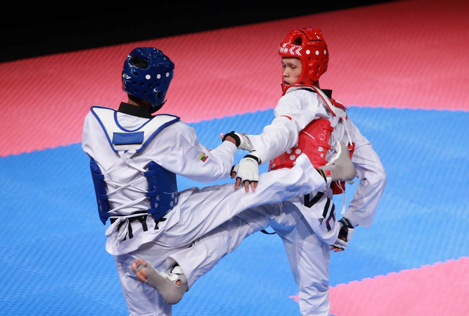 Nhật ký SEA Games ngày 28/8: Cử tạ giành cú đúp HCV - 4
Kim Tuyền ngậm ngùi nhận HCB Taekwondo nội dung dưới 60kg nữ