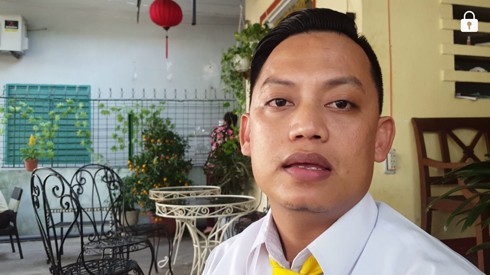 Tài xế đỡ đẻ cho sản phụ thành công ngay trên taxi - 1
Tài xế Mai Đình Hòa kể lại việc anh đỡ đẻ cho sản phụ trên taxi