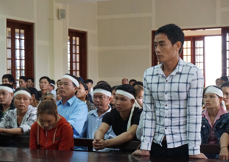 Bị nhóm trai làng truy đuổi, cô gái trẻ tử vong - 3 Trịnh Văn Tâm - người điều khiển xe máy chở chị Phan Thị Xuân và Nguyễn Thị Ánh có mặt tại phiên tòa với tư cách là người làm chứng