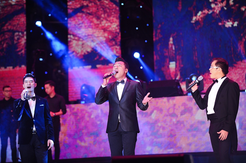 Lần đầu tiên 3 giọng nam Thái Hòa - Trọng Bắc - Đình Nguyên cùng hòa giọng với 3 ca khúc Tình xa - Tỉnh nhớ - Tình sầu.