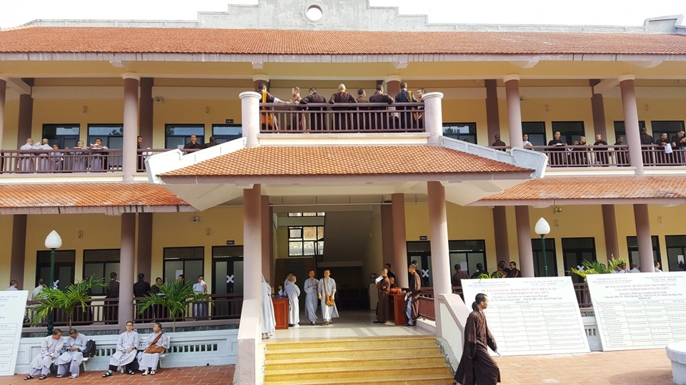 Hàng trăm Tăng Ni sinh cả nước về Huế thi Cử nhân Phật học - 9 Phòng thi của hơn 300 Tăng Ni