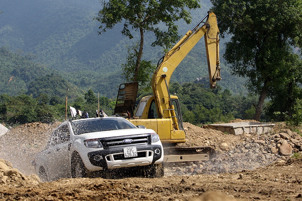 Thấp thỏm tăng giá xe bán tải vì thuế - 1 Thấp thỏm tăng giá xe bán tải vì thuế - 1