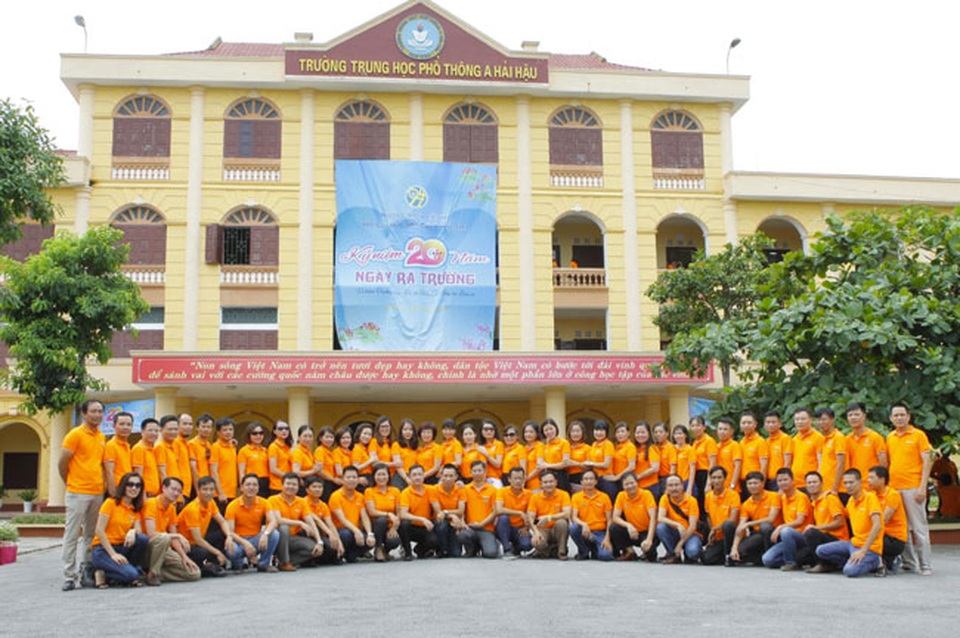 Cựu học sinh THPT A Hải Hậu kỷ niệm 20 năm ngày ra trường - 5
Tập thể lớp đông nhất Khoá