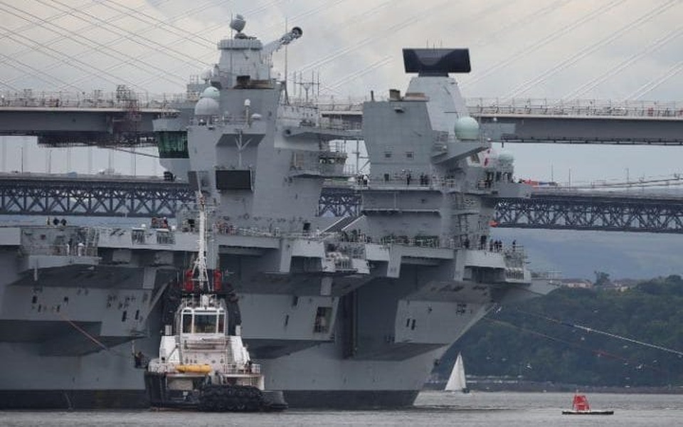 Lộ điểm yếu "chết người" của tàu sân bay lớn chưa từng có của Anh - 1
Tàu sân bay HMS Queen Elizabeth. (Ảnh: PA)