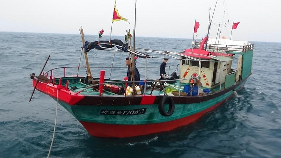 Truy bắt, xua đuổi 3 tàu cá Trung Quốc xâm phạm vùng biển Việt Nam - 1 Tàu cá Trung Quốc xâm phạm lãnh hải Việt Nam
