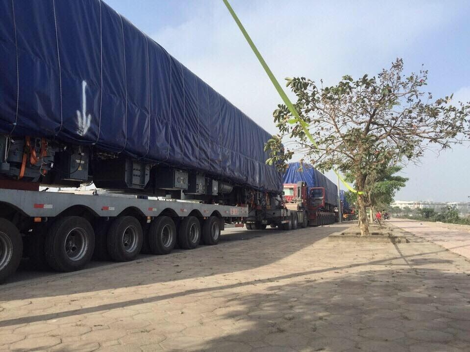 Đoàn tàu Cát Linh - Hà Đông được miễn thuế nhập khẩu về Việt Nam - 3
Đoàn tàu đang được tập kết tại tuyến đường Lê Trọng Tấn - Khu đô thị Văn Phú (Hà Đông)