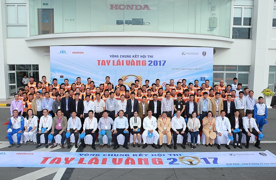 Trao giải Hội thi Tay lái vàng 2017 - 1 Hội thi Tay lái vàng diễn ra thành công tốt đẹp