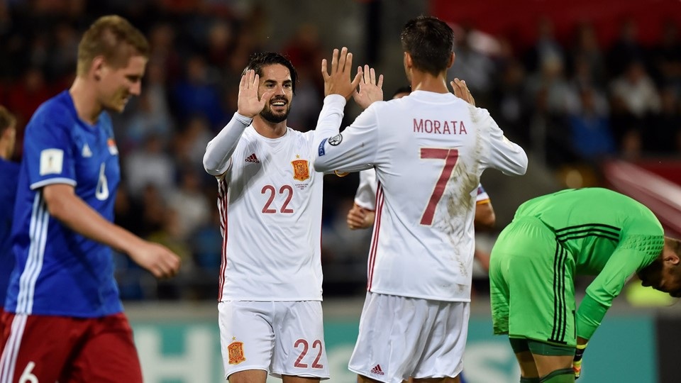 Những đội tuyển nào sẽ là chủ nhân của tấm vé dự World Cup 2018? - 2
Tây Ban Nha đang vượt trội hơn Italia trong cuộc đua giành ngôi đầu bảng G khu vực châu Âu