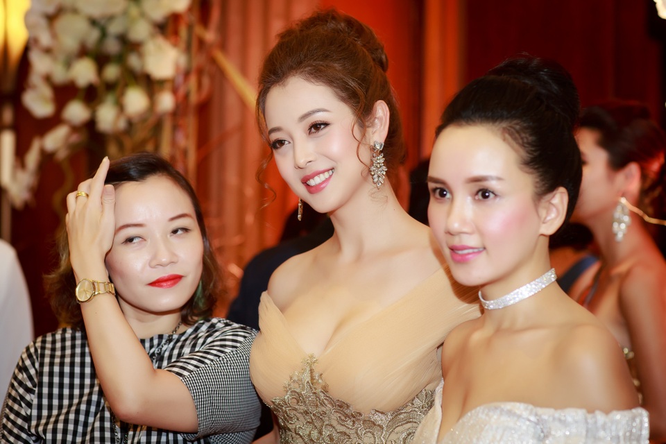 Jennifer Phạm dù đã 3 con vẫn khiến người đối diện “bỏng mắt” - 4