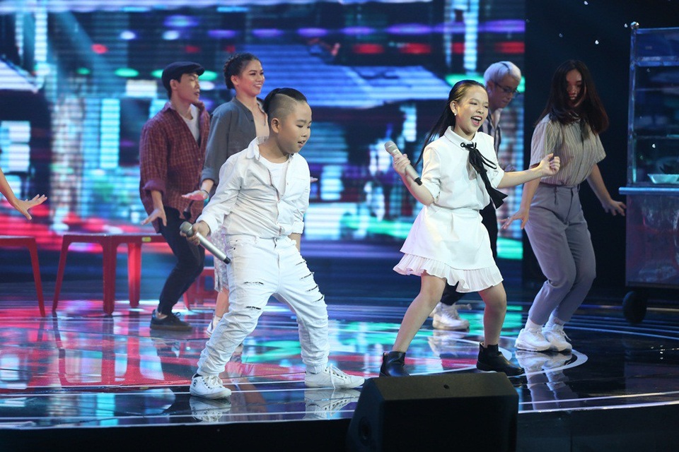 Ở phần sau, các thành viên team Soobin Hoàng Sơn đã có màn kết hợp ăn ý với ca khúc “Hủ tiếu gõ”. Ca khúc “Hủ tiếu gõ” với giai điệu vui tươi kể về câu chuyện của những mảnh đời sống về đêm, tần tảo nhưng vẫn lạc quan với cuộc sống.