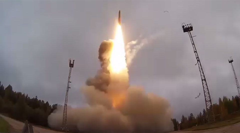 Nga liên tiếp thử tên lửa đạn đạo liên lục địa - 1 Tên lửa RS-24 Yars trong vụ phóng ngày 20/9 (Ảnh: RT)