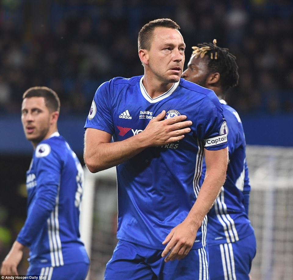 Chelsea 4-3 Watford: Rượt đuổi tỉ số quyết liệt - 3
Terry ăn mừng sau khi ghi bàn
