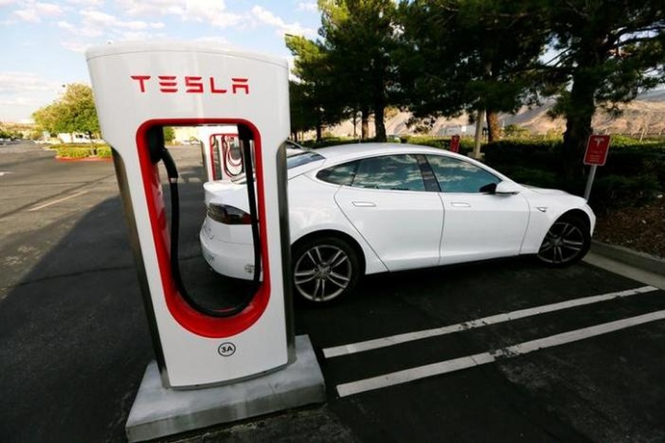 Tesla trở thành nhà sản xuất ô tô lớn nhất nước Mỹ - 1 Tesla trở thành nhà sản xuất ô tô lớn nhất nước Mỹ - 1