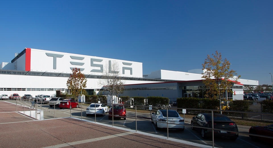 Nóng thông tin Tesla xây nhà máy tại Trung Quốc - 1
Tesla được cho là đã đạt thoả thuận với chính quyền Thượng Hải - Trung Quốc về việc xây dựng một nhà máy sản xuất tại khu thương mại tự do của thành phố này
