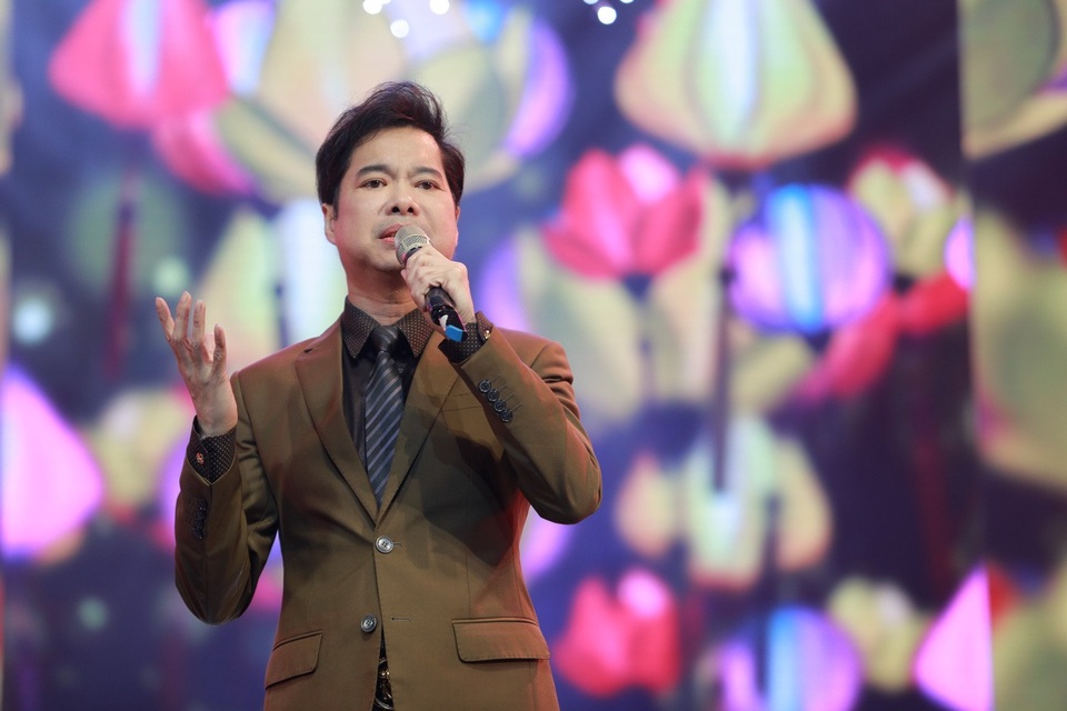 “Táo bà” Minh Hằng vào vai con dâu hám tiền của nghệ sĩ Vượng “râu” - 4 Màn hoà tấu của đàn bầu với kèn saxophone khá thú vị.