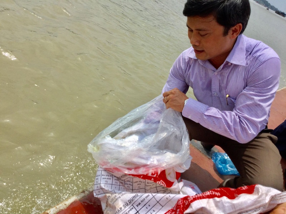 Thả hơn 1 tấn cá phóng sinh tái tạo nguồn lợi thủy sản - 1 Thả hơn 1 tấn cá phóng sinh tái tạo nguồn lợi thủy sản.