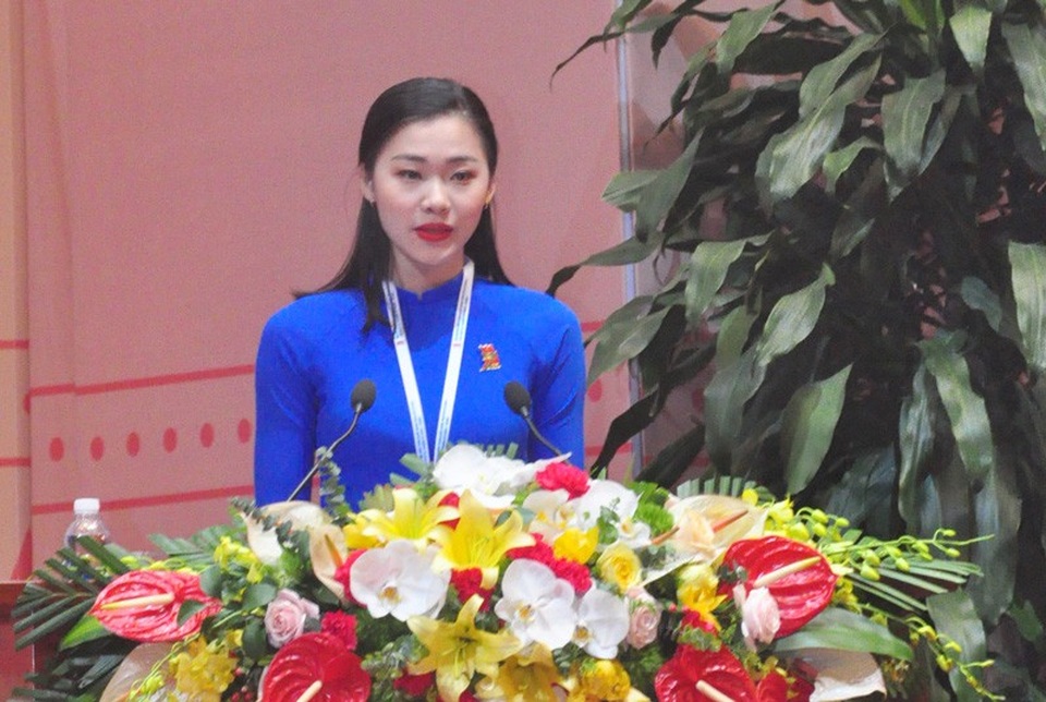 Nữ sinh thay mặt tuổi trẻ Thủ đô đọc tham luận tại phiên trọng thể Đại hội Đoàn XI là ai? - 1
Thạch Thảo đọc tham luận tại phiên trọng thể ĐH Đoàn toàn quốc lần thứ XI.