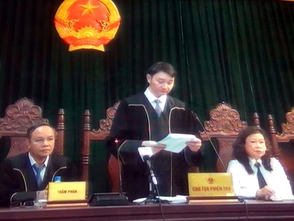 Tuyên tử hình Nguyễn Xuân Sơn, tù chung thân Hà Văn Thắm - 1
Trong phần tội cố ý làm trái, HĐXX ghi nhận sự hợp tác của các bị cáo nguyên là Giám đốc khối, Giám đốc chi nhánh Oceanbank