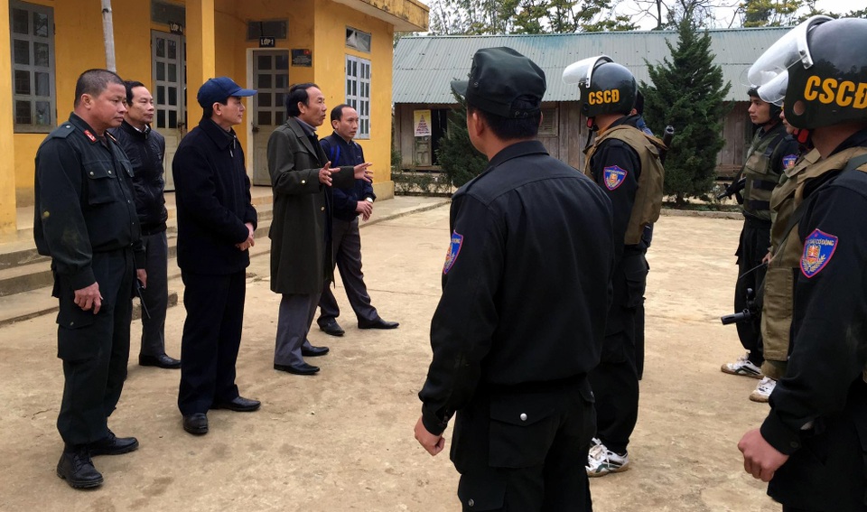 Thảm án ở Điện Biên, 3 người trong gia đình bị sát hại - 1 Ban Giám đốc Công an tỉnh Điện Biên chỉ đạo các lực lượng truy bắt nghi phạm gây án. (Ảnh: Công an Điện Biên)
