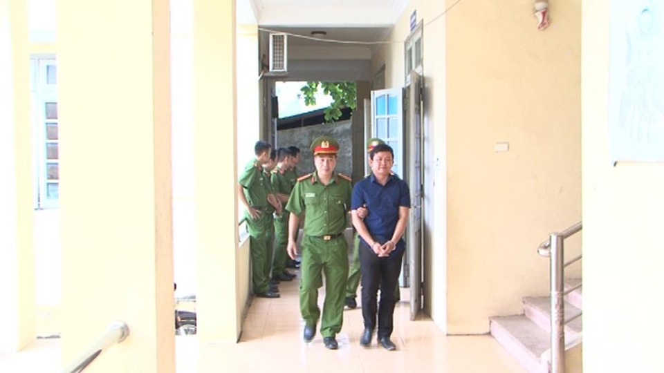 Vụ 8 người chết khi chạy thận: Bắt giam 3 đối tượng - 2 Vụ 8 người chết khi chạy thận: Bắt giam 3 đối tượng - 2
