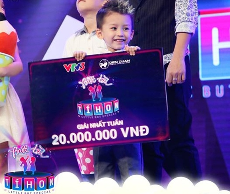 Nghe loạt sao nhí cover “Duyên phận” khiến cư dân mạng "đổ gục" - 5 Mai Nguyên Hoàng, 4 tuổi được ví như “thần đồng bolero”.