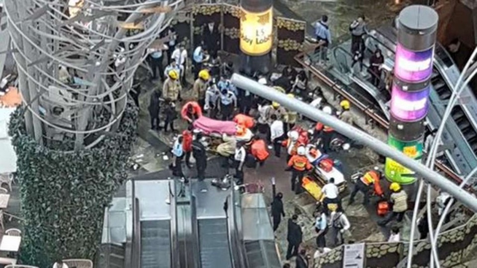 Thang cuốn dài nhất Hong Kong đột ngột đảo chiều, 18 người bị thương - 1
Ít nhất 18 người đã bị thương trong sự cố thang cuốn (Ảnh: SCMP)