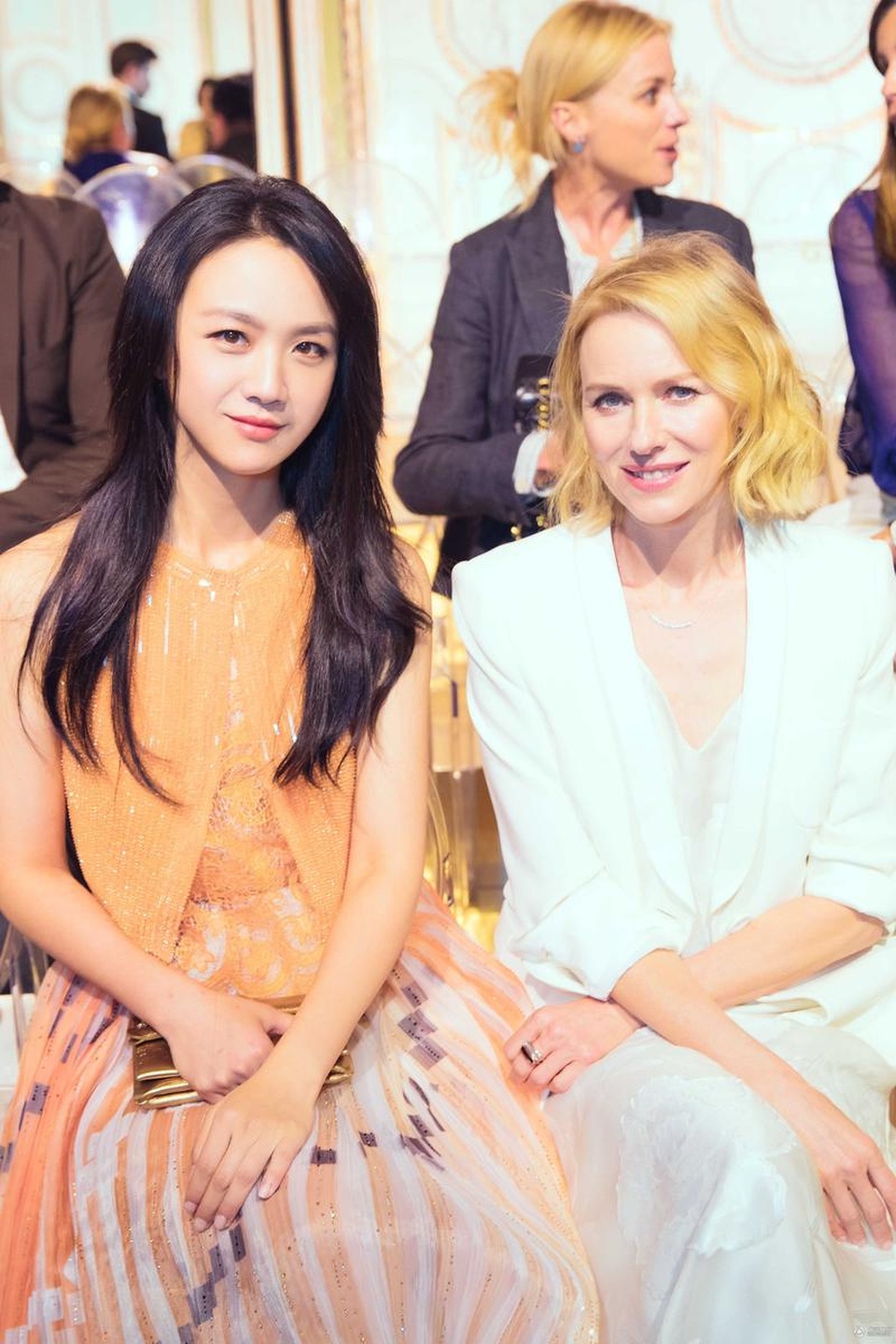 Thang Duy trẻ đẹp và quyến rũ tại Paris - 9
Thang Duy khoe sắc bên nữ diễn viên người Úc - Naomi Watts.