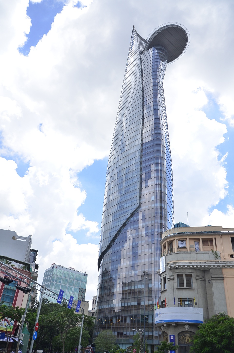 14 người bị “nhốt” trong thang máy tòa nhà cao nhất Sài Gòn - 4 Tòa nhà Bitexco Financial Tower nơi xảy ra sự cố