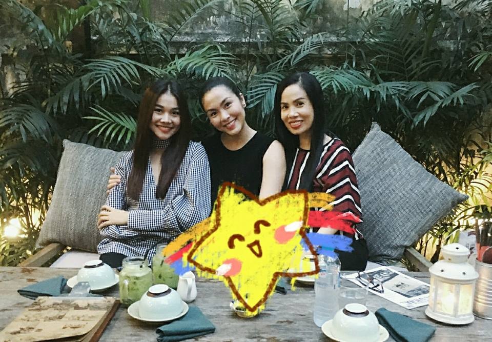 Hồ Ngọc Hà ăn tối cùng chồng cũ; Đan Trường, Lam Trường trổ tài chăm con - 4 Thanh Hằng gặp lại “người tình” Hà Tăng trước khi cô chuẩn bị “nằm ổ”, còn có cả đạo diễn Lê Hóa. Cô viết: “Khi các tỷ muội hẹn hò”.