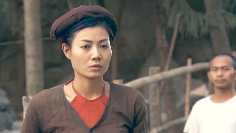 “Con gái ông trùm Phan Quân” dạy bạn diễn đóng cảnh "nóng" trong phim mới - 2 Thanh Hương vào vai ca nương Nương.