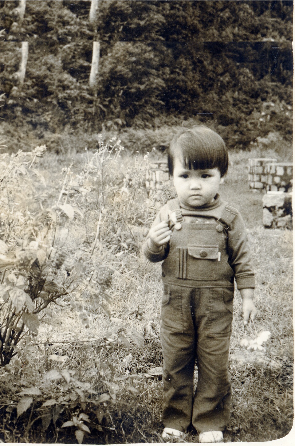 
Từ nhỏ Thanh Ngọc đã rất sành điệu với trang phục cá tính, mái tóc tém lém lỉnh, đáng yêu
