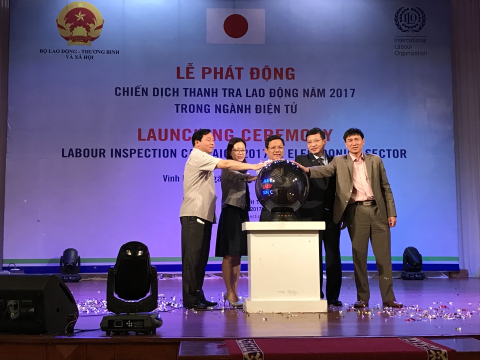 Bộ LĐ-TB&XH: Thanh tra 500 doanh nghiệp ngành điện tử trong năm 2017 - 1 Bộ LĐ-TB&XH: Thanh tra 500 doanh nghiệp ngành điện tử trong năm 2017 - 1