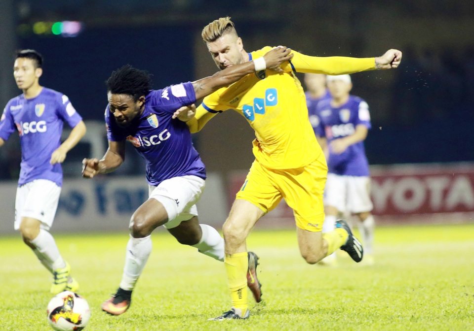 FLC Thanh Hoá đã tự đánh mất lợi thế của mình ở giải năm nay (ảnh: Gia Hưng)