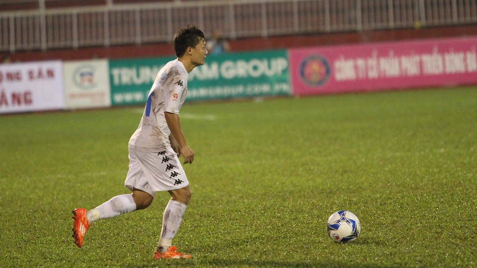 Thành Lương là ứng cử viên sáng giá cho danh hiệu QBV năm 2016 (ảnh: Trọng Vũ)