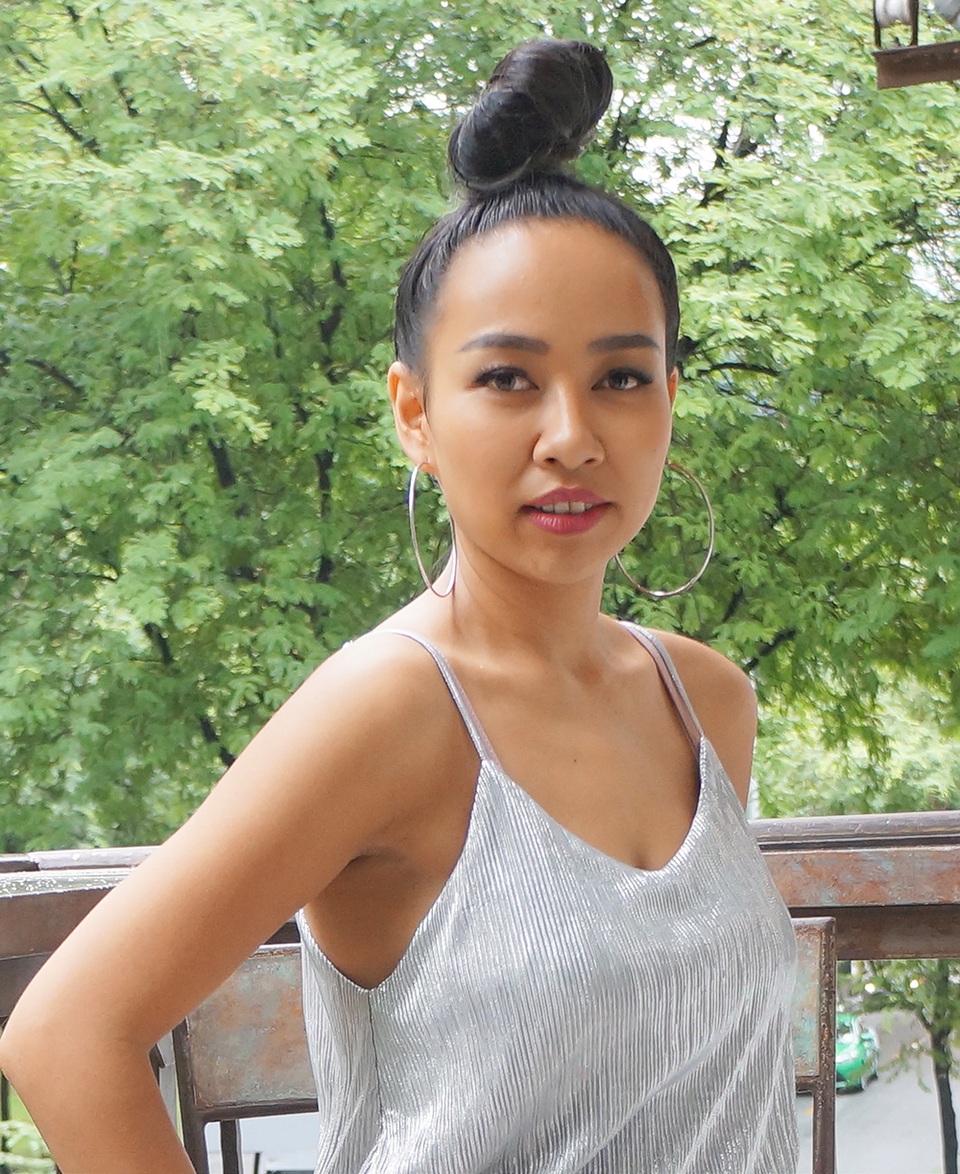 Thảo Trang: “Chấp nhận mẹ đơn thân thì không nhận trợ cấp nuôi con” - 4 Thảo Trang khẳng định, dù hiện tại làm mẹ đơn thân nhưng nếu gặp người phù hợp cô vẫn sẽ lập gia đình. Bởi việc phải trở thành bà mẹ đơn thân chắc chắn không phải là điều mà phụ nữ mong muốn, nhưng do hoàn cảnh bắt buộc mình phải chấp nhận.