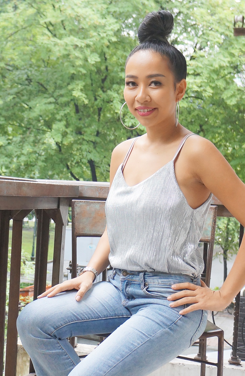 Thảo Trang: “Chấp nhận mẹ đơn thân thì không nhận trợ cấp nuôi con” - 2 Với biệt danh xấu lạ, Thảo Trang tạo nên dấu ấn riêng của mình trong dòng nhạc trẻ đa màu sắc. Gần đây cô tiết lộ mình làm mẹ đơn thân.