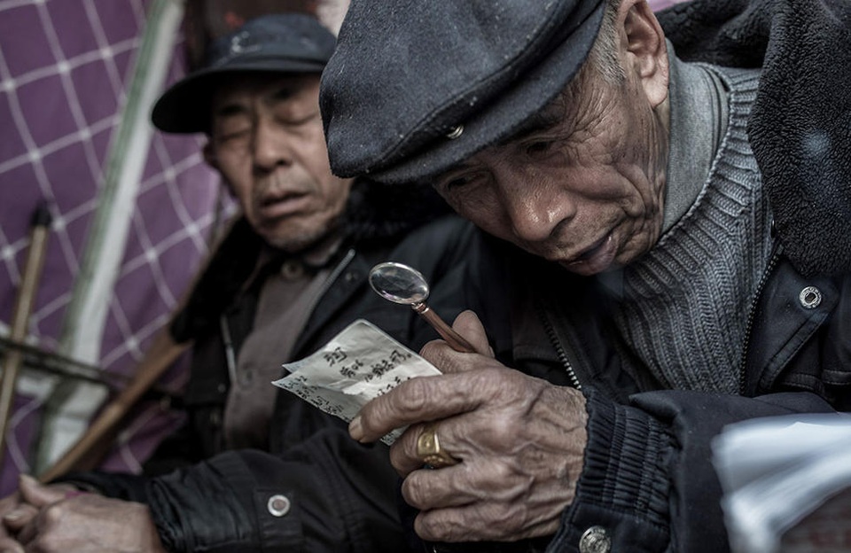 Số lượng các thầy tướng số giảm nhiều trong những năm qua do nhu cầu người dân không còn như trước.