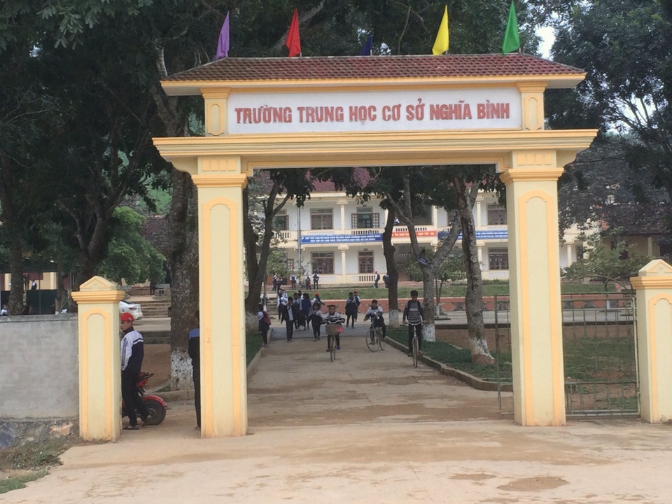 Nghệ An: Học sinh phải học trên vùng đất nghi nhiễm thuốc trừ sâu? - 1
Trường THCS xã Nghĩa Bình, nơi được cho là xây dựng trên vùng đất nhiễm thuốc trừ sâu?.