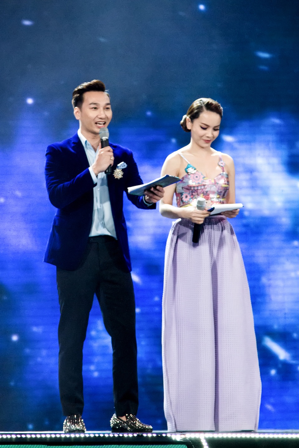MC Thành Trung: “Sau nửa năm cưới, chúng tôi vẫn chưa thể đi trăng mật” - 9 Và ở mỗi gameshow, anh đều tìm được cho mình một nét dẫn rất riêng. Đến giờ, anh phủ kín sóng khung giờ vàng của VTV vào mỗi tối thứ 4, 5 và 7 hàng tuần. Với những nỗ lực khai phá và hoàn thiện bản thân mỗi ngày, MC Thành Trung vừa lọt Top 5 tại hạng mục Người dẫn chương trình ấn tượng trong khuôn khổ giải thưởng VTV Awards 2017 bên cạnh nhiều tên tuổi dày dặn kinh nghiệm như Xuân Bắc, Trấn Thành, Thuỵ Vân, Phí Linh.