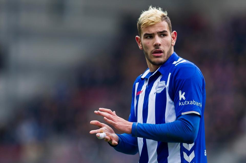 Real Madrid chính thức chiêu mộ tân binh đầu tiên - 1 Theo Hernández chính thức gia nhập Real Madrid