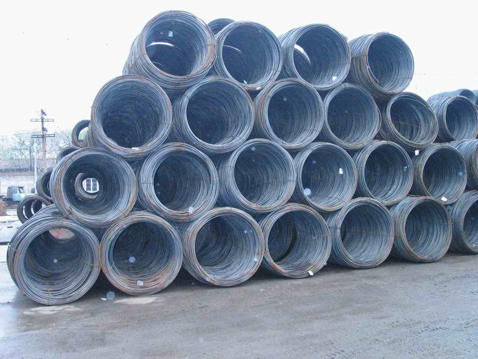Báo động tình trạng tăng nhập sắt thép thành phẩm về Việt nam - 1 Thay vì tăng nhập phôi thép về sản xuất trong nước, hiện hơn 98% lượng sắt thép nhập khẩu là thép thành phẩm