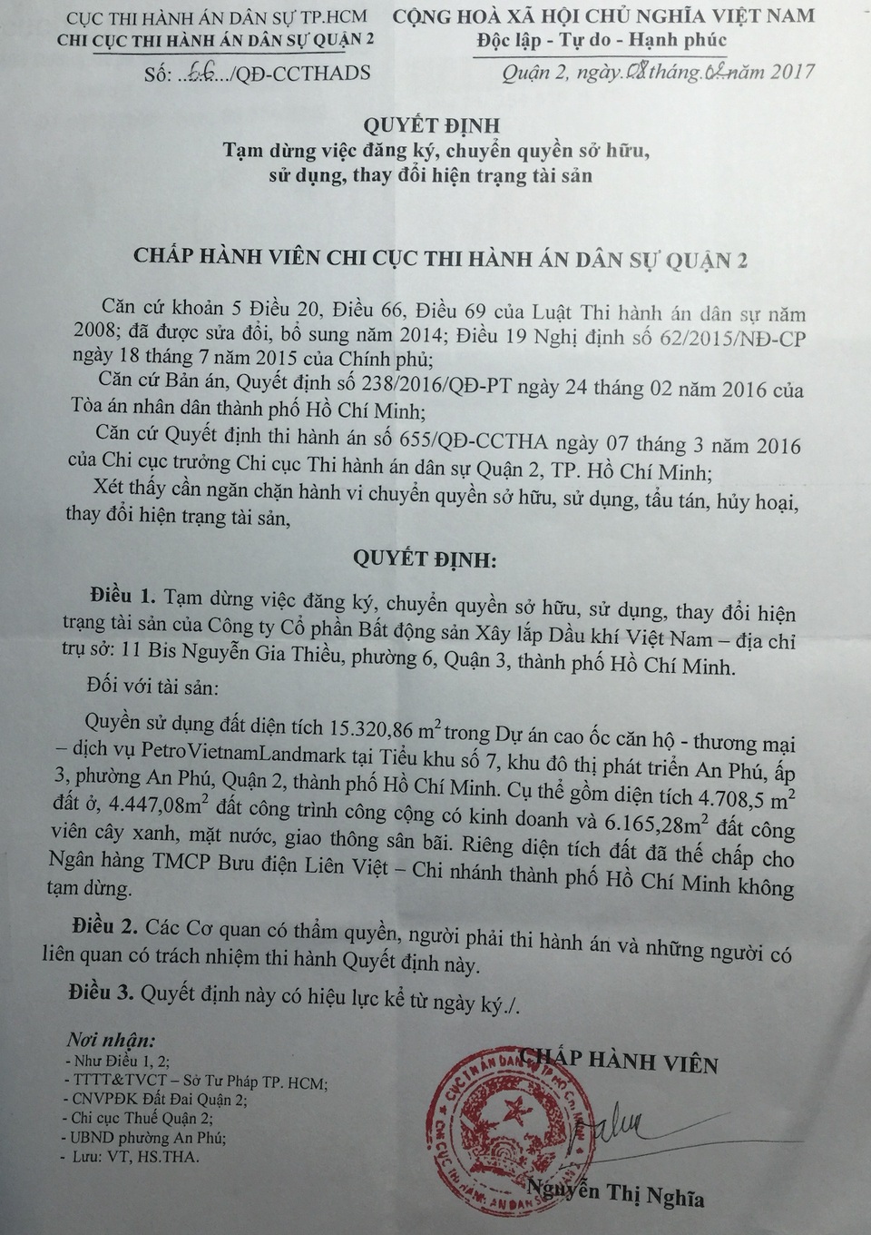 Quyết định số 66/QĐ-CCTHADS của Chi cục Thi hành án dân sự quận 2 quyết định phong toả quyền sử dụng đất diện tích 15.320,86m2 trong dự án cao ốc căn hộ - thương mại - dịch vụ PetroVietNam Landmark