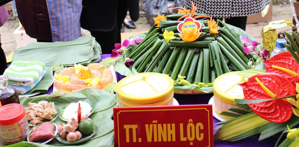 Về miền di sản xem thi làm bánh lá răng bừa - 4 Những chiếc bánh răng bừa được đôi tay khéo léo của người dân làm nên để cúng Thành Hoàng làng
