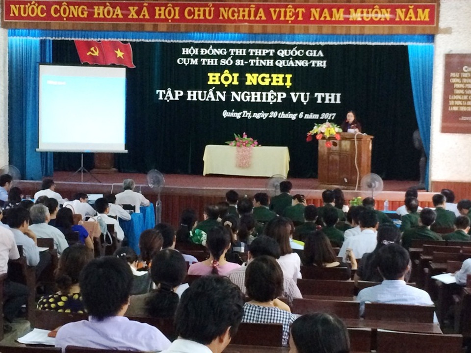 Quảng Trị: “Giám sát thí sinh mang vật dụng, thiết bị vào phòng thi để tránh xảy ra gian lận” - 1 Kỳ thi THPT Quốc gia năm 2017 có nhiều điểm mới nên ngành giáo dục Quảng Trị đã có quá trình chuẩn bị kỹ lưỡng cho kỳ thi sắp diễn ra