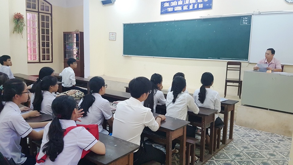 Chùm ảnh: Thí sinh cả nước làm thủ tục dự thi THPT quốc gia 2017 - 3
Các em nghe phổ biến quy chế thi. (Ảnh: Đại Dương)