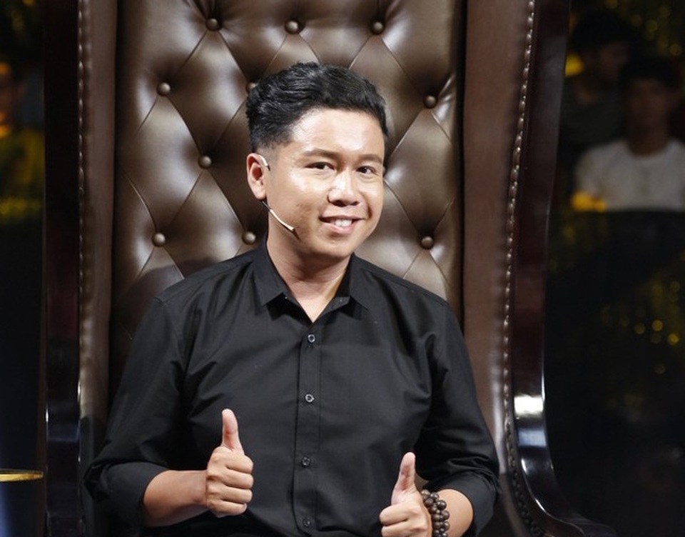 Thí sinh Minh Mẫn cho rằng ca khúc không chỉ đề cập đến vấn đề của showbiz mà còn phản ánh về lối sống ảo của nhiều nhiều người hiện nay. Nhưng nói vậy không có nghĩa là vẻ bên ngoài không quan trọng mà trái lại là khác, bởi bề ngoài là ấn tượng đầu tiên khi tiếp xúc một người. Chính vì vậy theo anh, cần nhìn bề ngoài nhưng phải tìm hiểu bên trong để có cái nhìn đầy đủ, chính xác hơn.