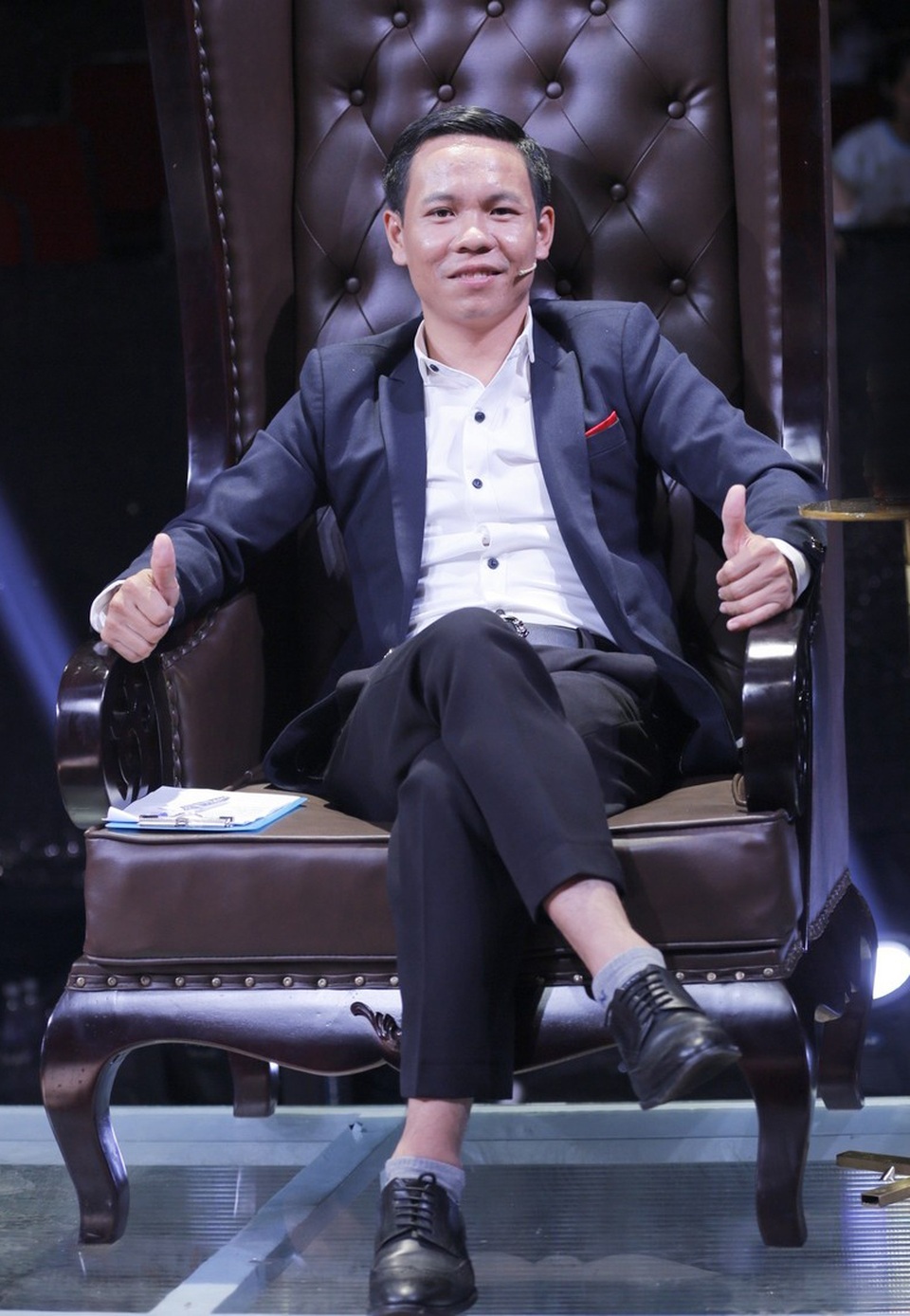 Thí sinh Nguyễn Việt Hồ đưa ra quan điểm của mình về “một ngày mới”. Theo anh, muốn chuẩn bị 1 cái mới thì phải lo tốt cái cũ, phải chuẩn bị từ hôm nay mới có được ngày mai.