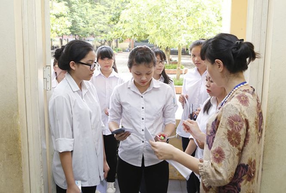 Vào lớp 10, căng thẳng hơn thi đại học - 1 Kỳ thi vào lớp 10 ở Hà Nội căng thẳng hơn thi vào ĐH.