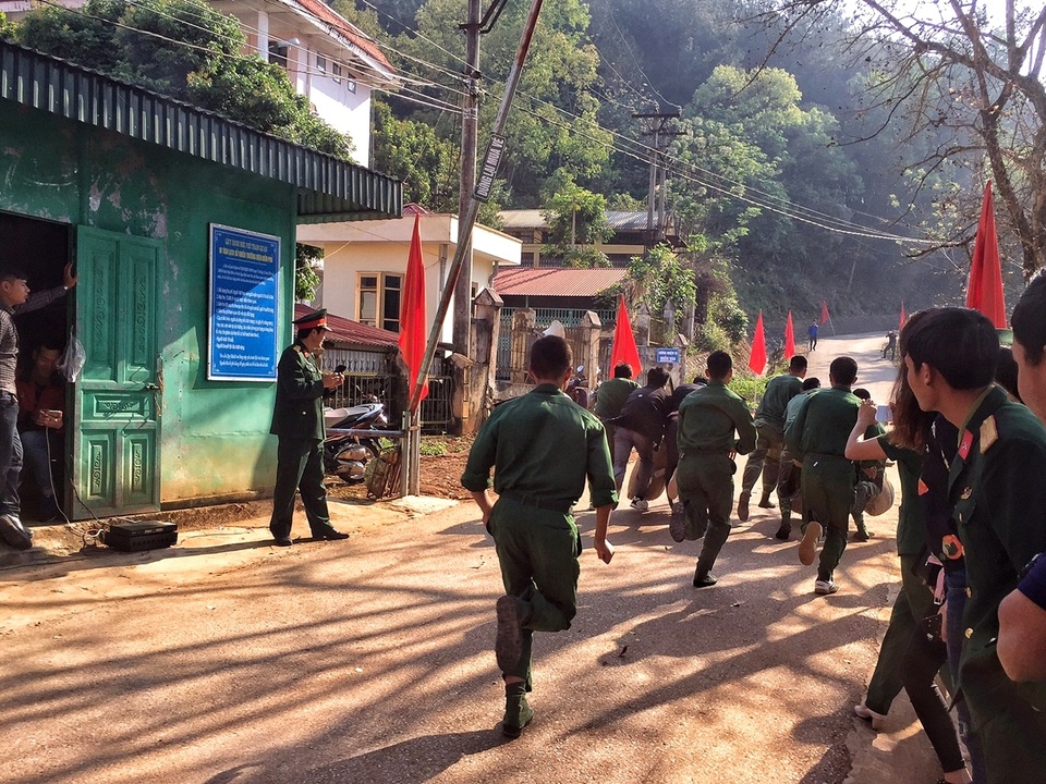 Sôi nổi tái hiện xe đạp thồ Điện Biên Phủ tại Lễ hội Hoa Ban - 10 Sức nóng của cuộc thi càng lúc càng tăng dần.